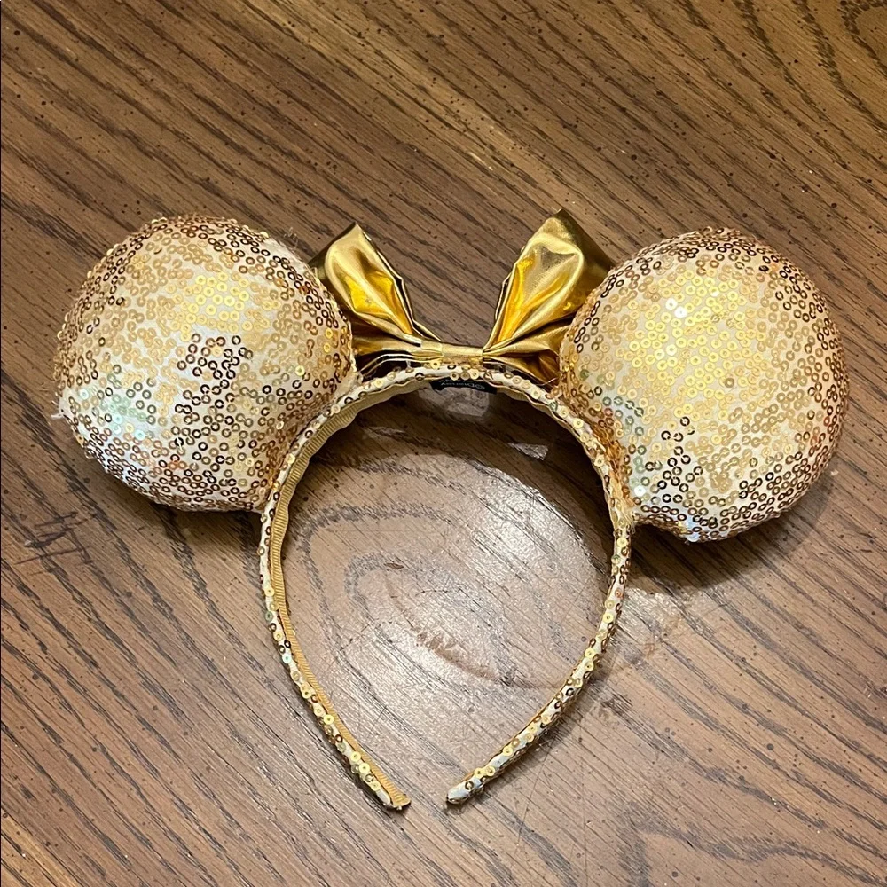 Disney Minnie Mouse Ears headband with‎ sequins and embellishments
